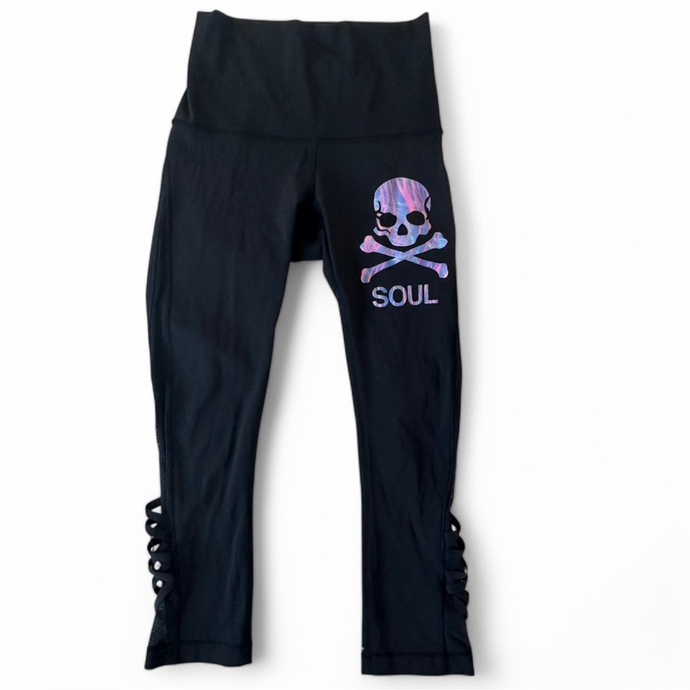 Lululemon x SoulCycle Skull Print‎ Black Cropped Leggings – Size 4 – EUC